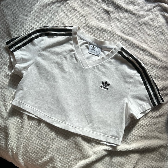 Cropped Adidas T-Shirt - Picture 3 of 4